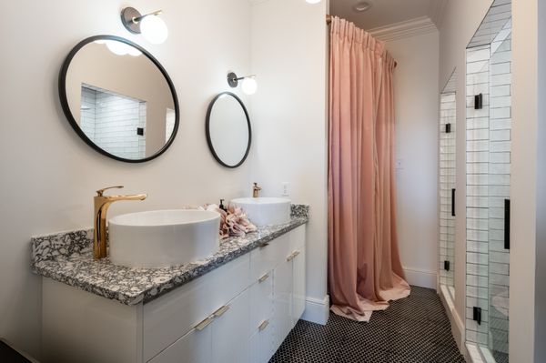 Serenity in the Marigny by null