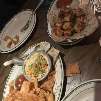 Gus' Sip & Dip - Pubs Near Me - Chicago, Illinois
