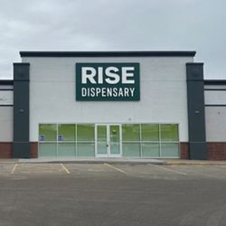 RISE Dispensaries Mankato - Storefront