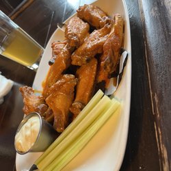 The Gould Hotel - Rice balls and BBQ chicken wings.