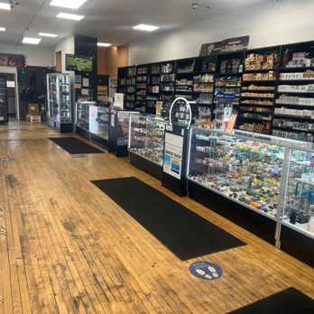 BLUEMOON SMOKE & VAPE OUTLETS - Updated May 2026 - 68 Photos & 20 Reviews -  896 Massachusetts Ave, Cambridge, Massachusetts - Vape Shops - Phone Number 