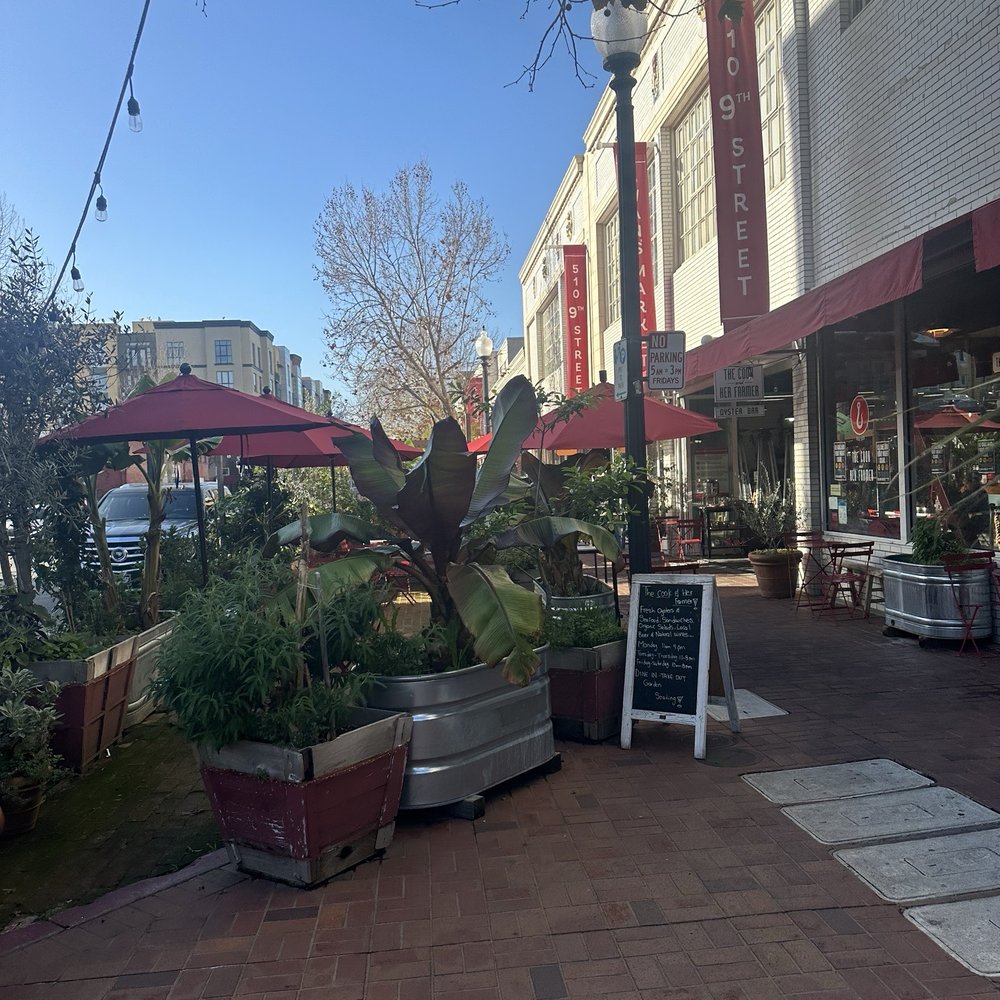 Cupcakin' Bake Shop - Outside - Cupcakes Near Me - Oakland, California