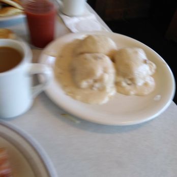 Budget Cafe - Yep betaking up a bit but read my 4 star review and read what this is a good thing not a bad thing. And yes they were Damm good. - Cafes Near Me - Lompoc, California