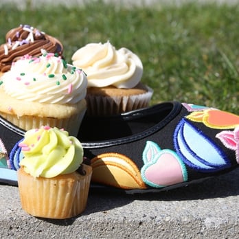 Saint Cupcake - Case in point No. 1: Cupcakes with Pastry shoes (I don't lie, people). - Bakeries Near Me - Portland, Oregon