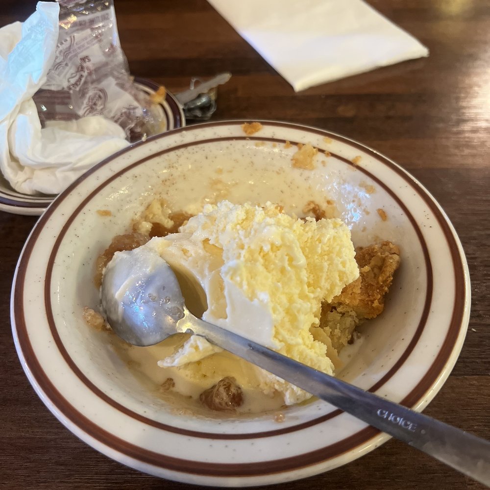 Wagon Wheel Restaurant - Apple pie, with a scoop of vanilla ice cream.. so delicious - American Near Me - Needles, California Wagon Wheel Restaurant - Apple pie, with a scoop of vanilla ice cream.. so delicious - American Near Me - Needles, California