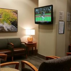 CHI St. Luke's Health - Mini waiting area before you get to the patient rooms