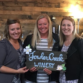 Jowler Creek Vineyard & Winery - Wine Tasting Room Near Me - Platte City, Missouri