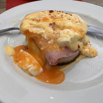 Crumpets - Perfectly poached eggs - Coffee & Tea Near Me - London, XGL