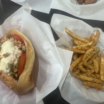 Philly Ya Belly - Garlic fries - Sandwiches Near Me - Everett, Washington Philly Ya Belly - Garlic fries - Sandwiches Near Me - Everett, Washington