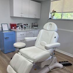Aura Health And Spa