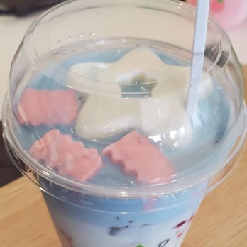 Tea Pillar - Lone Star Latte with 3 extra strawberry jello given to my daughter try by the owner. - Bubble Tea Near Me - Cedar Park, Texas