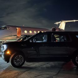 Detroit DTW Sedan - Executive Black Car Service at YIP and other major FBOs.
Metro DTW Sedan also offers Airport Car Services at DTW, FNT, DET, PTK, & LAN.