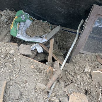 1-800-GOT-JUNK? Chicago Downtown - Not full truck: first price estimated by men was $600, they put  waste inside truck then price goes up to $1200,  then $499 - Junk Removal & Hauling Near Me - Chicago, Illinois