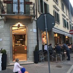 Prosciutteria Dall'ava 33 Cento - San Danielle Prosciutto palace!