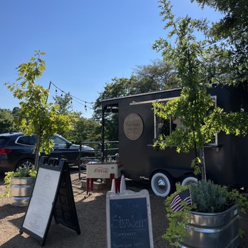 Arrington Vineyards - Wine Tasting Room Near Me - Arrington, Tennessee