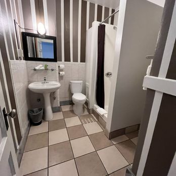 The Moore Hotel - Hotels Near Me - Seattle, Washington