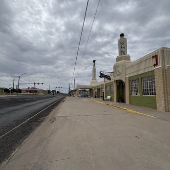 The U Drop Inn Cafe - Cafes Near Me - Shamrock, Texas
