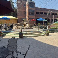 Cooper Creek Square - Outdoor seating