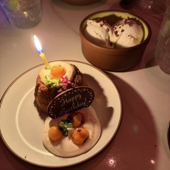 Las' Lap - Rum cake and coconut ice cream - Caribbean Near Me - Miami Beach, Florida