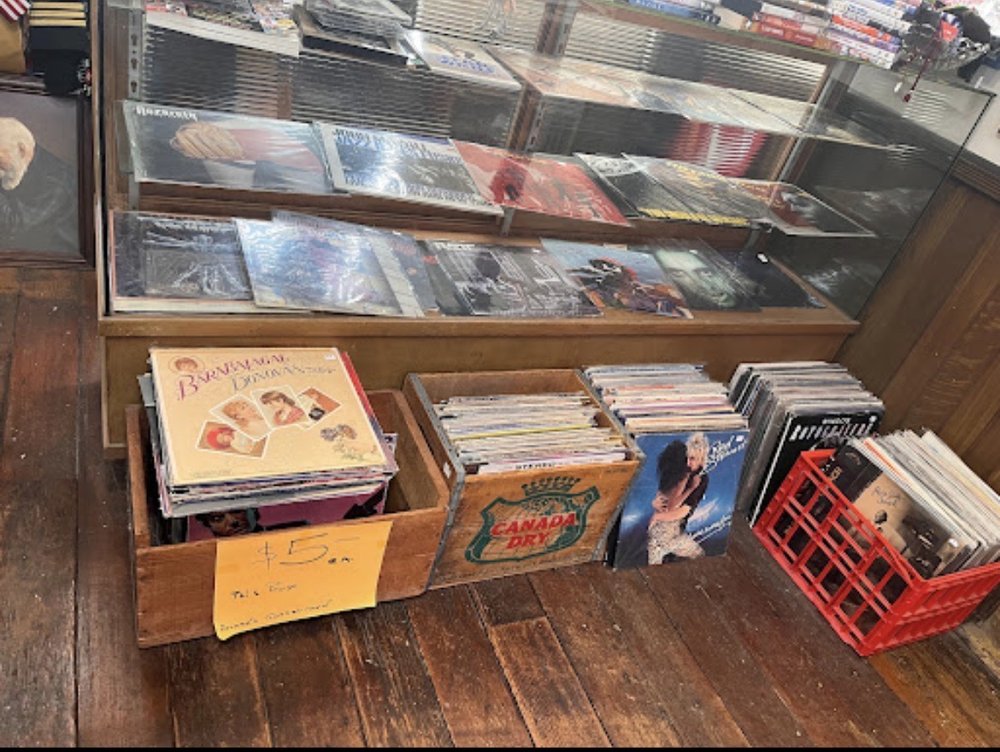 GOLDEN HORSE SHOE ANTIQUES Updated June 2024 415 1st St, Benicia