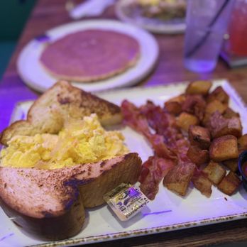 Madres Brunch - 2-eggs, toast, bacon, and potatoes - Coffee & Tea Near Me - Rancho Cucamonga, California Madres Brunch - 2-eggs, toast, bacon, and potatoes - Coffee & Tea Near Me - Rancho Cucamonga, California