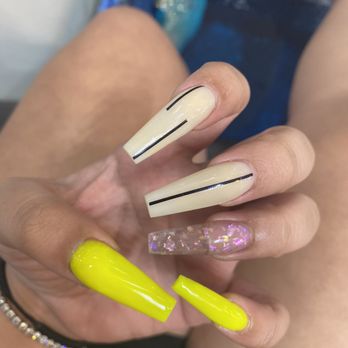 Swan Nails - Nail Salons Near Me - Las Vegas, Nevada