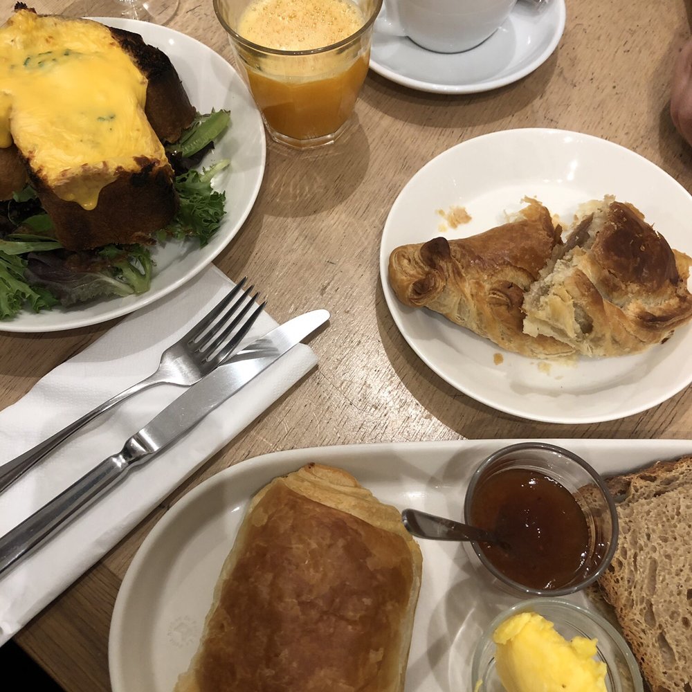 Poilâne - Complete breakfast, toast with egg and cheese - Bakeries Near Me - Paris, 75 Poilâne - Complete breakfast, toast with egg and cheese - Bakeries Near Me - Paris, 75