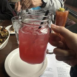 Non-alcoholic spritzer Non-alcoholic spritzer