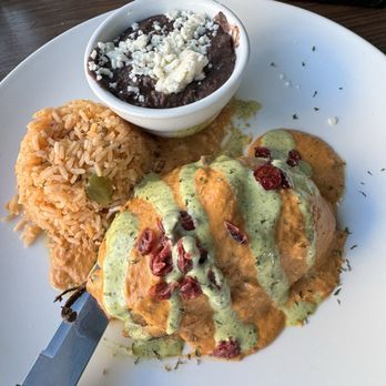 Lola’s Beach Cantina - Chile relleno - Mexican Near Me - Norfolk, Virginia