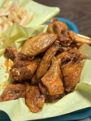 Willy's Wings by null