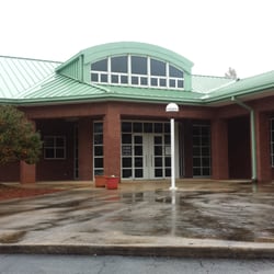 Dekalb County Library Redan-Trotti - The front entrance