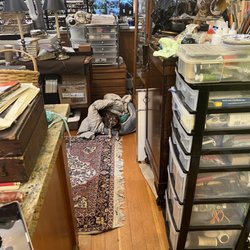 Pastiche Antiques - Greeting committee