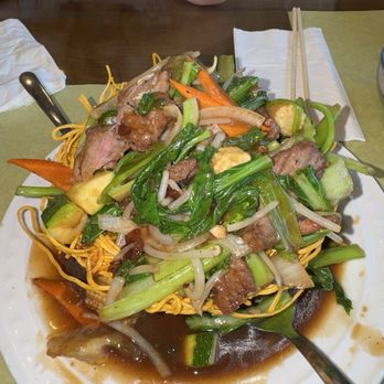 Luc Dinh Ky 1 Restaurant - Crunchy fried egg noodles with beef and veggies - Vietnamese Near Me - Westminster, California Luc Dinh Ky 1 Restaurant - Crunchy fried egg noodles with beef and veggies - Vietnamese Near Me - Westminster, California