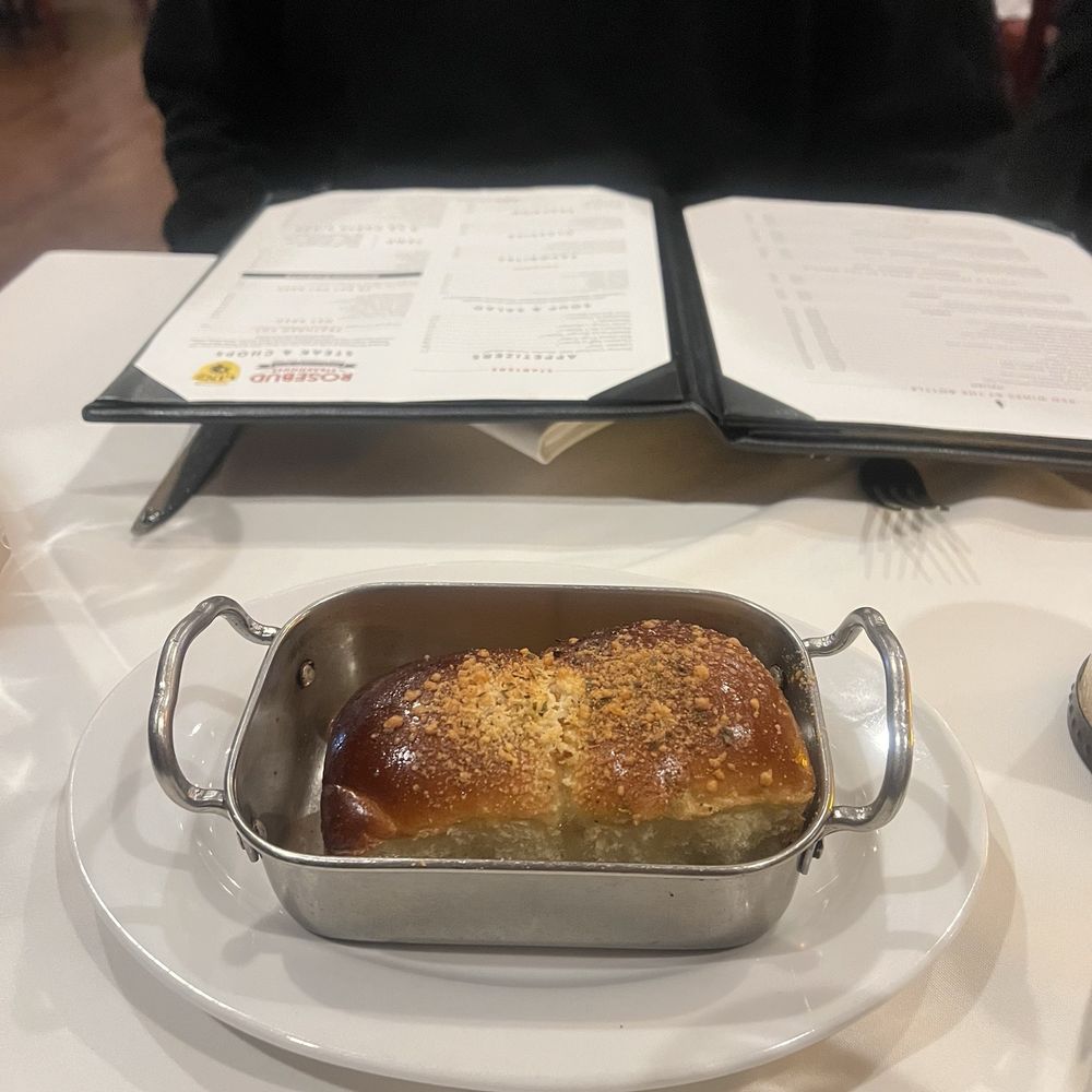 Rosebud Steakhouse - Bread - Steakhouses Near Me - Chicago, Illinois Rosebud Steakhouse - Bread - Steakhouses Near Me - Chicago, Illinois