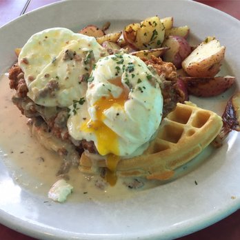 Toast - Chicken and waffle Benny - Breakfast & Brunch Near Me - Ferndale, Michigan Toast - Chicken and waffle Benny - Breakfast & Brunch Near Me - Ferndale, Michigan