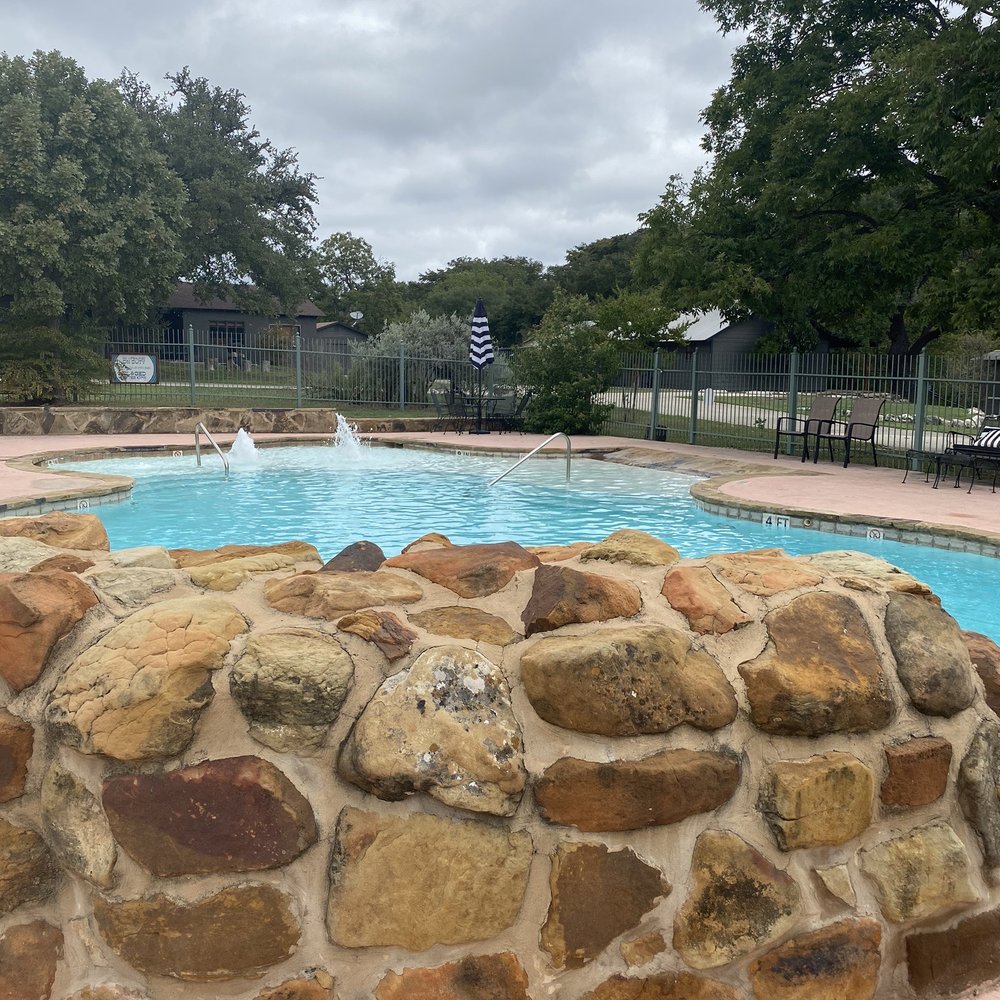 The Springs Retreat - Pool with sun deck - Guest Houses Near Me - Leakey, Texas The Springs Retreat - Pool with sun deck - Guest Houses Near Me - Leakey, Texas