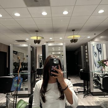 Moni's Beauty - Layered cut - Hair Stylists Near Me - Highland, California