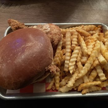 BirdHouse - Honey butter chicken sandwich - Chicken Shop Near Me - Page, Arizona BirdHouse - Honey butter chicken sandwich - Chicken Shop Near Me - Page, Arizona