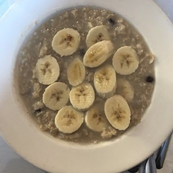 Roxanne Cafe - My $9 oatmeal  like what's so special compared to other restaurants with oatmeal that's like half the price at the most! Hay! - Italian Near Me - San Francisco, California