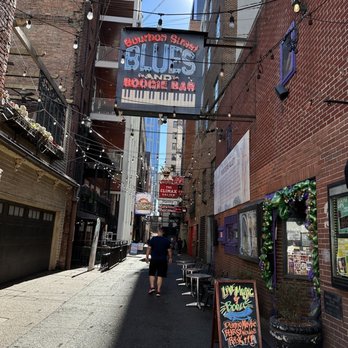 Nashville Experience Tours - Printers alley - Walking Tours Near Me - Nashville, Tennessee