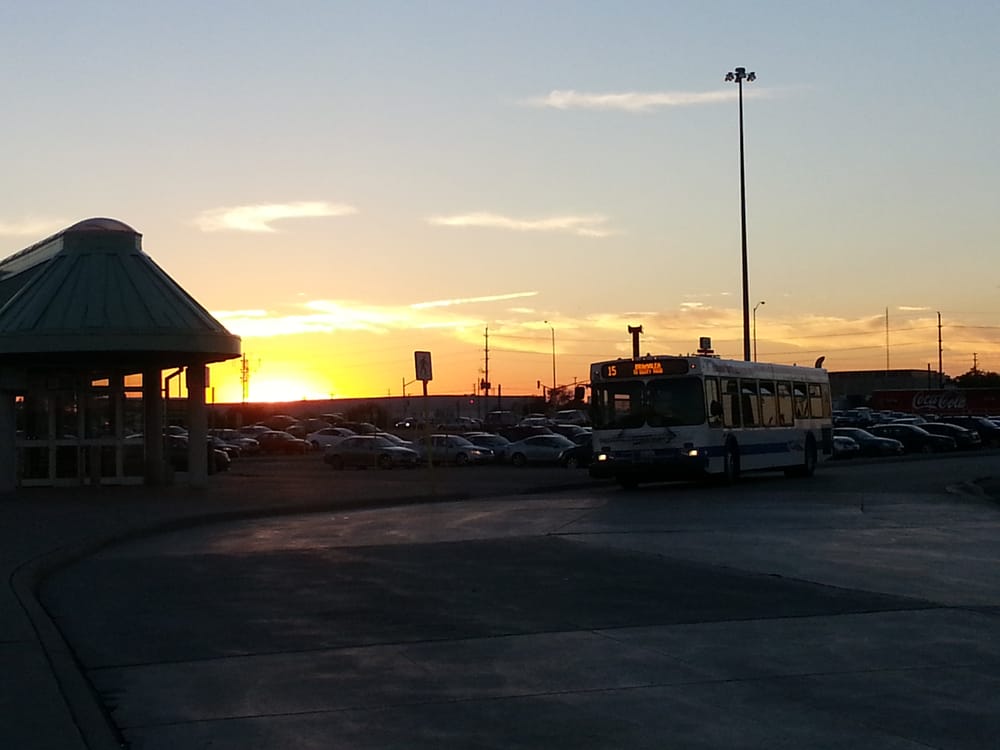 BRAMALEA GO STATION 1713 Steeles Avenue, Brampton, Ontario Train