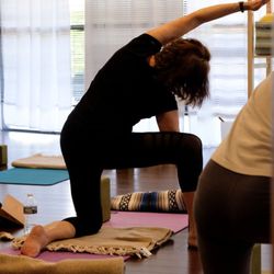 HaLé Integrative Health - Opening the side body in Ha*Lé Movement class