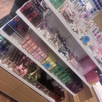 Bath & Body Works - Cosmetics & Beauty Supply Near Me - Sherman Oaks, California