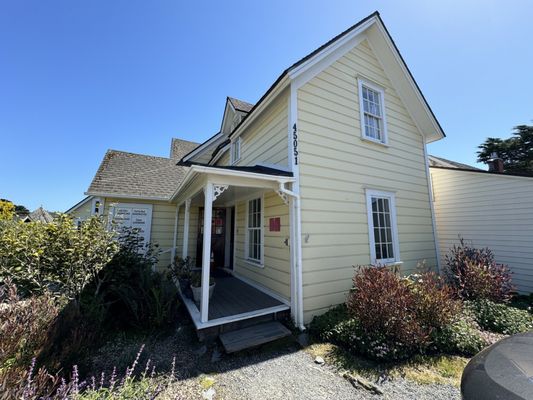 Mendocino Market by null