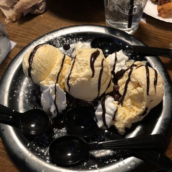 Jersey's Wings - Dessert for my birthday  (thank you Devlin!) - Sports Bars Near Me - Pembroke Pines, Florida