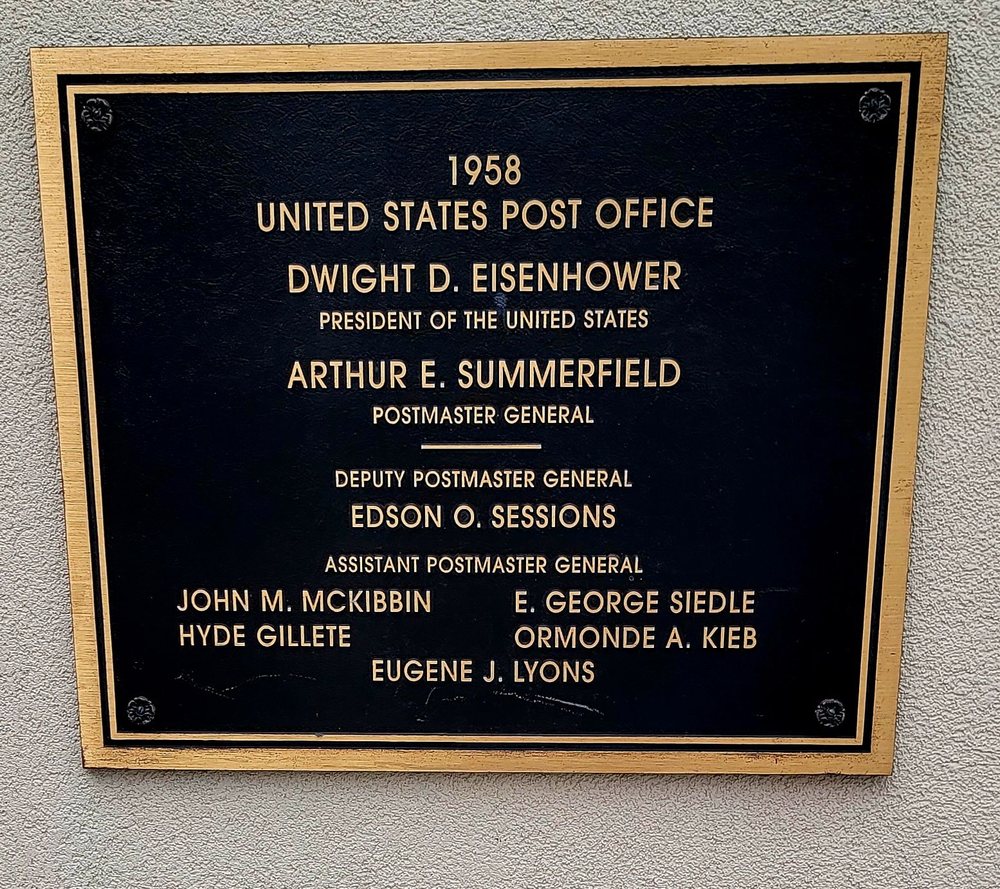 US POST OFFICE Updated August 2024 11 Reviews 425 N Broadway