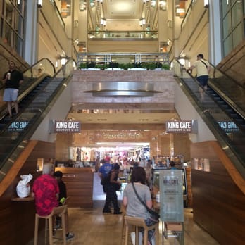 900 North Michigan Shops - Main foyer - Shopping Centers Near Me - Chicago, Illinois