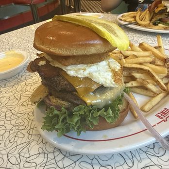 Sunliner Diner - Here it is!! Accept the challenge! - Diners Near Me - Pigeon Forge, Tennessee Sunliner Diner - Here it is!! Accept the challenge! - Diners Near Me - Pigeon Forge, Tennessee