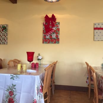 Window Box Cafe - Look at the holiday spirit with music too! - American Near Me - Rocklin, California