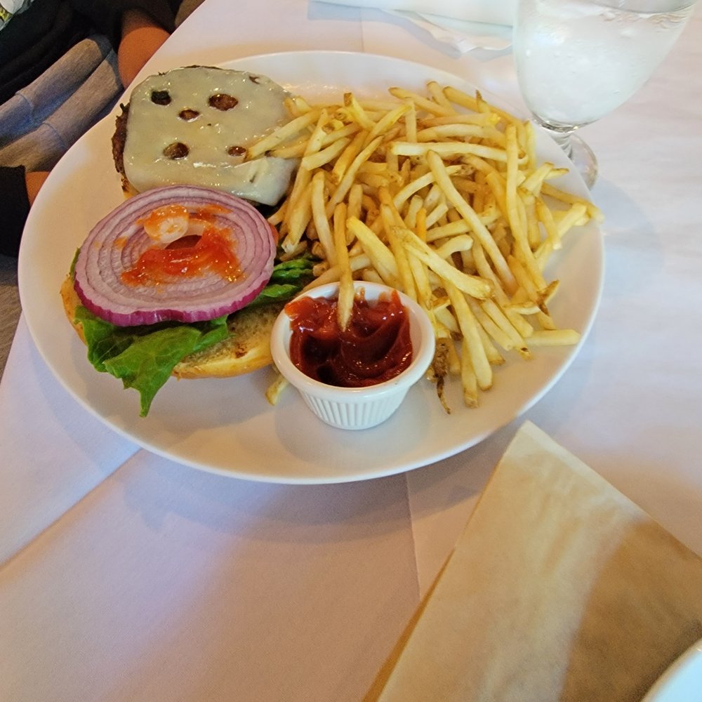 Peacock Cafe - Bistro burger (100% chuck) - Wine Bars Near Me - Washington, DC, District of Columbia